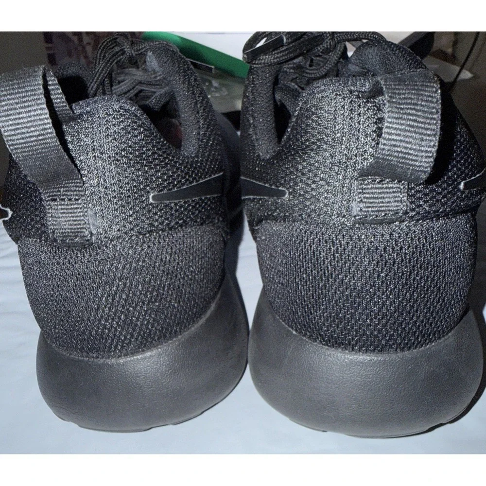 Gently used all black Nikes. US Size 9
